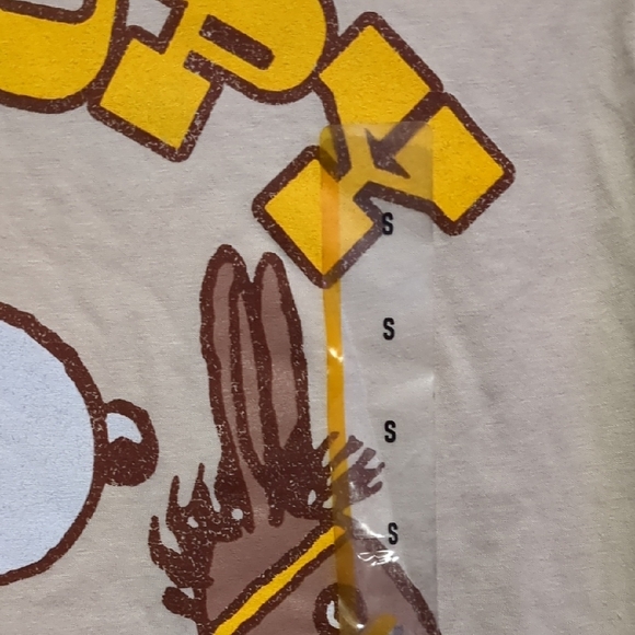 NWT Peanuts Beige Graphic Tee - Snoopy - Sz Small - Picture 3 of 8